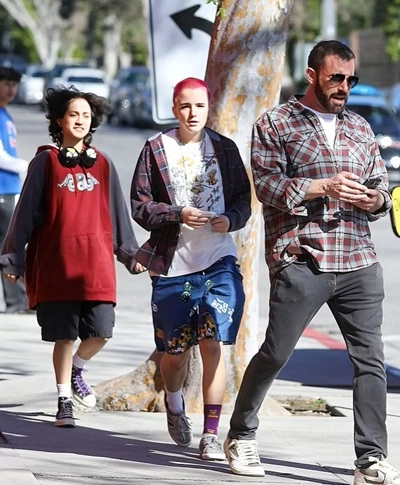 Fin Affleck with father Ben Affleck and sister